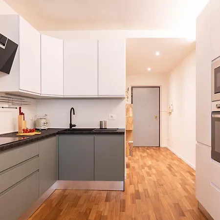 아파트 Newly Apt, Free Big Garage, Self Check-in & Access *