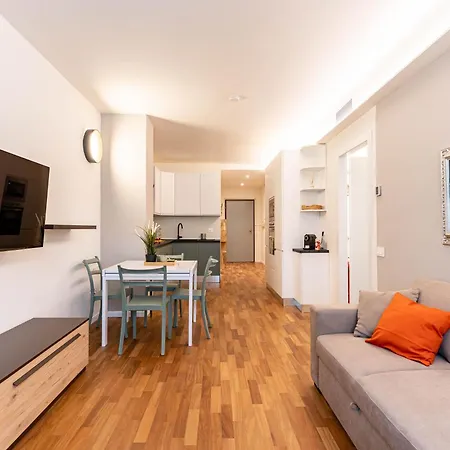 Newly Apt, Free Big Garage, Self Check-in & Access 아파트 *