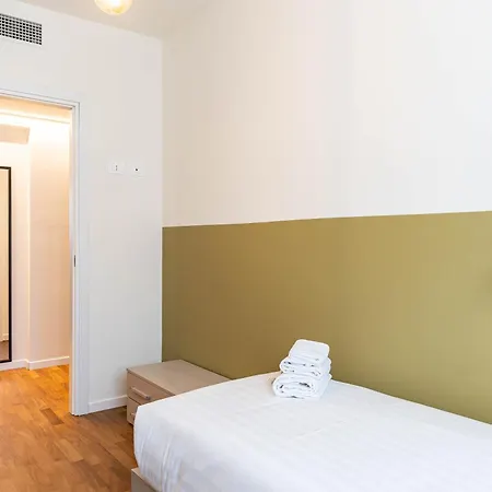 아파트 Newly Apt, Free Big Garage, Self Check-in & Access *