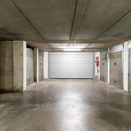 Newly Apt, Free Big Garage, Self Check-in & Access * 코모